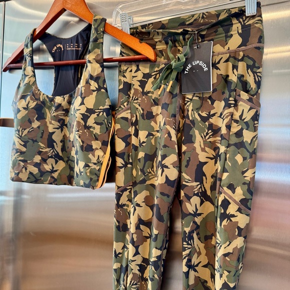 NWT The Upside SET Basecamp Margot Top and 25” Pocket Leggings Camouflage Camo - Picture 4 of 16